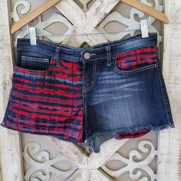Allen B Women's Cotton Denim Contrast Fringe Jean Shorts in Blue & Red - Picture 1 of 11
